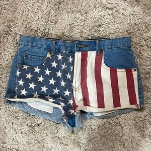 american flag shorts so cute for the 4th of July!!